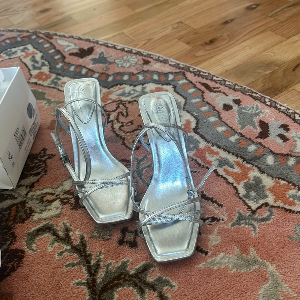 Schutz Amélia silver square toed sandals